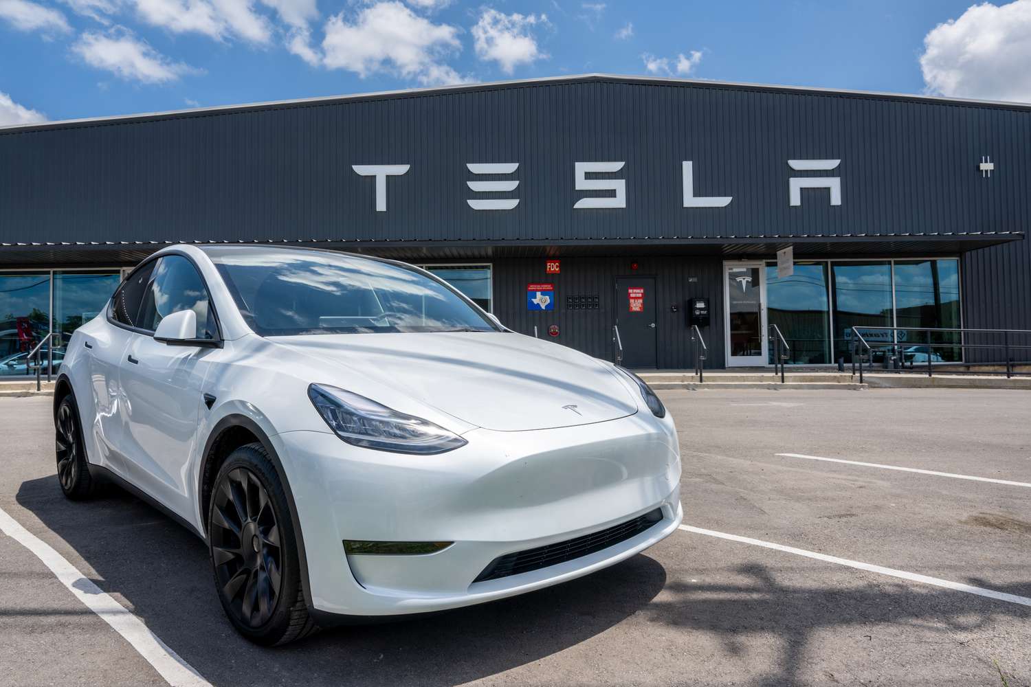 Tesla: Revolutionizing Transportation and Energy with Electric Cars and Solar Power